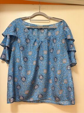 Club Monaco Blue Floral Ruffle Sleeve Blouse